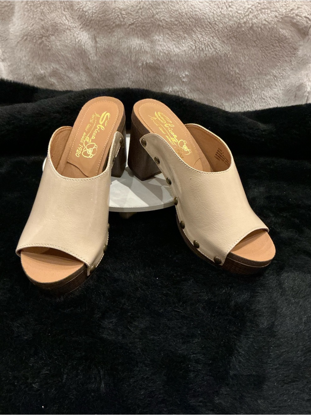 Sbicca Cream Open-Toe Studded Wood-Platform Mules Size 9